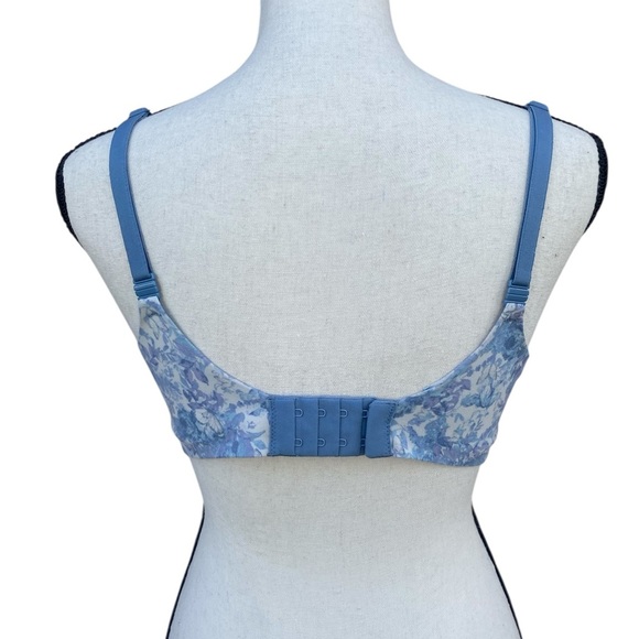 Victoria Secret push up, wireless bra SZ 36 C - Picture 3 of 8